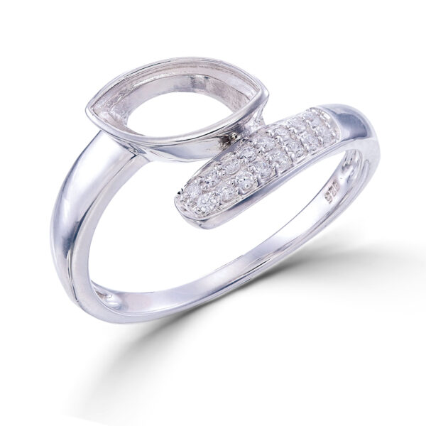 Marquise ring with CZ setting