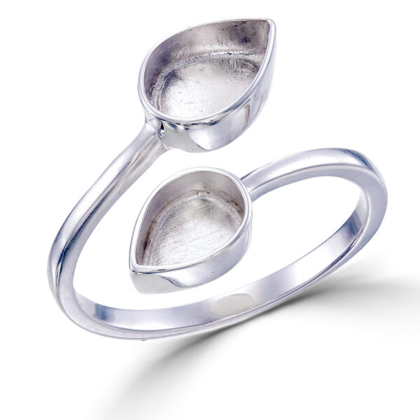 Double pear ring setting